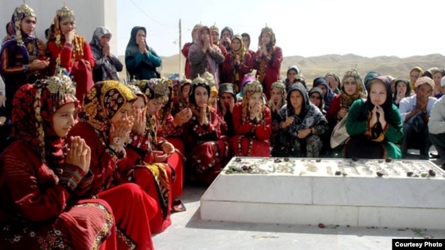 Türkmən Səhrada türkmənlər